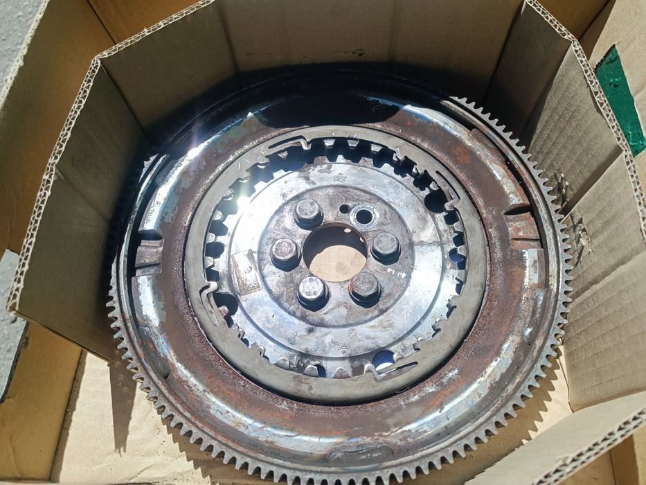 Маховик двох масовий Golf 7, DQ 200