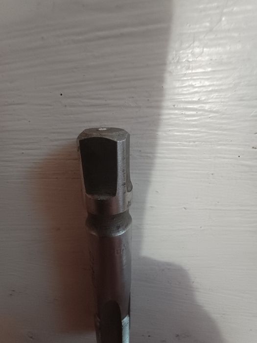 Метчик новий 5/8 24