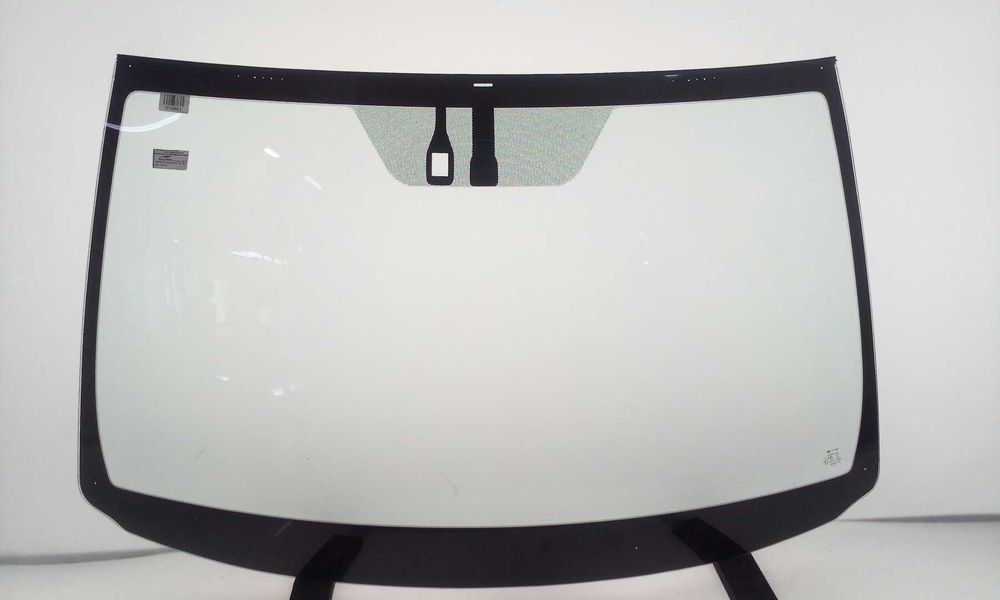 Szyba samochodowa przednia czołowa używana TOYOTA DOWÓZ
