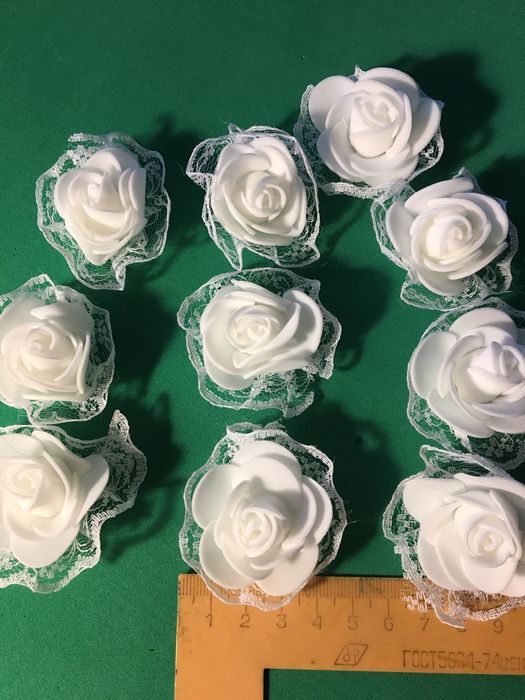Розочки з фоамірану з кружевом 4см.          -50 шт. білі