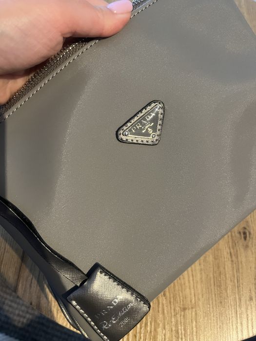 Prada Re Edition 2005 torebka torebeczka listonoszka