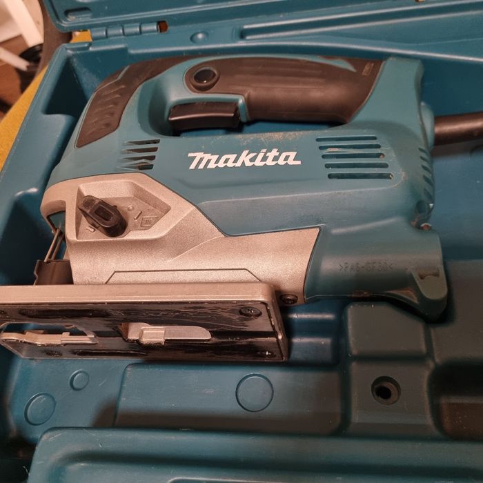 Лобзик Makita JV0600K