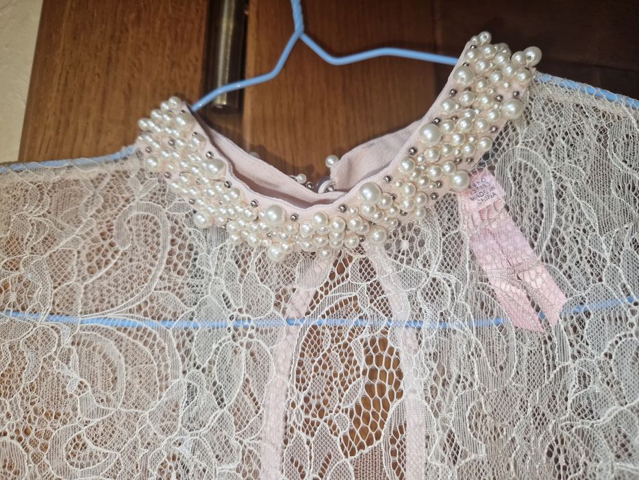 Нарядна блузка з перлинами