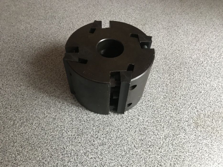 Фреза циліндрична з механічним кріпленням вставних ножів