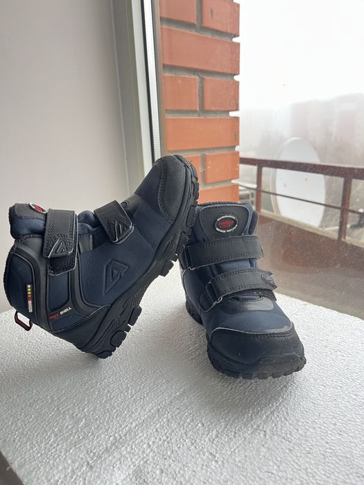 Чоботи на хлопчика 32 розмір; 19,5 см ІДЕАЛЬНИЙ СТАН