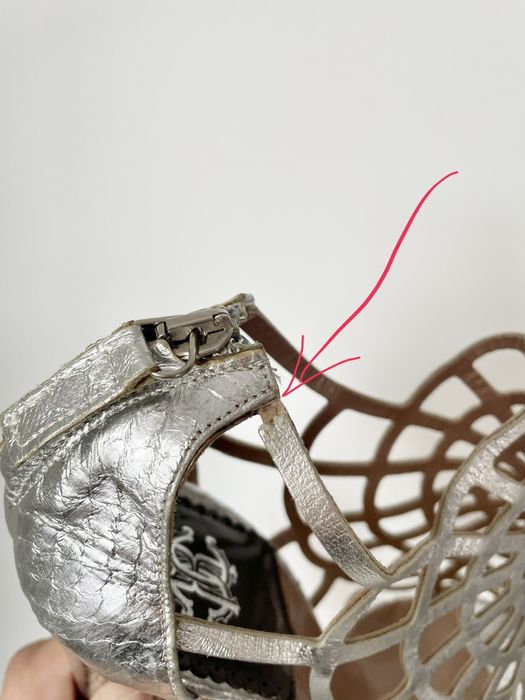 Roberto Cavalli srebrne sandałki na szpilce r 37 595 Euro