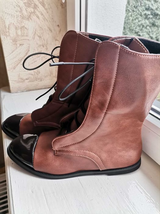 Buty damskie brązowe z wysoką cholewką