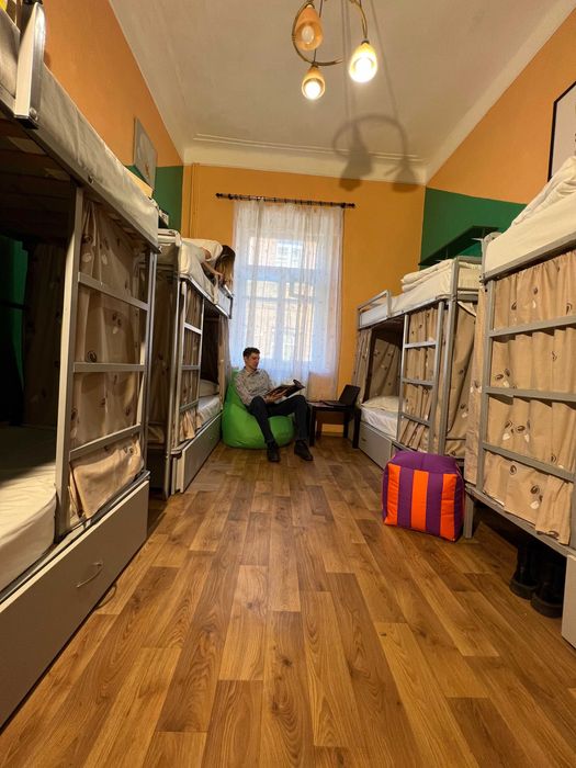 Хостел - метро Площа Українських Героїв 5 хв | Без відкл/Гаряча вода!