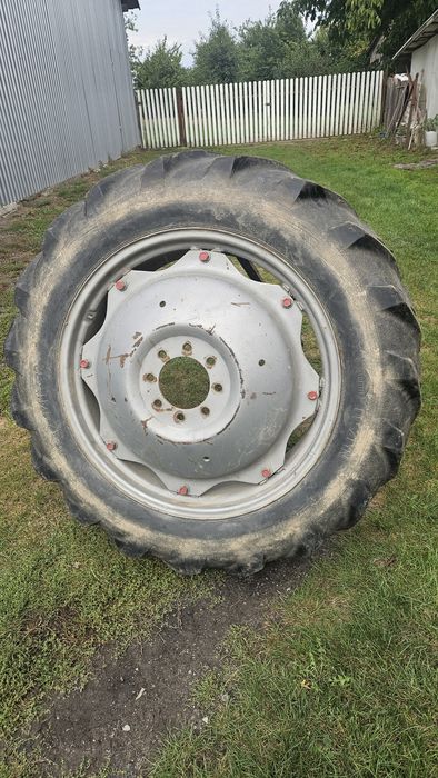 Koła MF 255, MF 3512. 2 sztuki