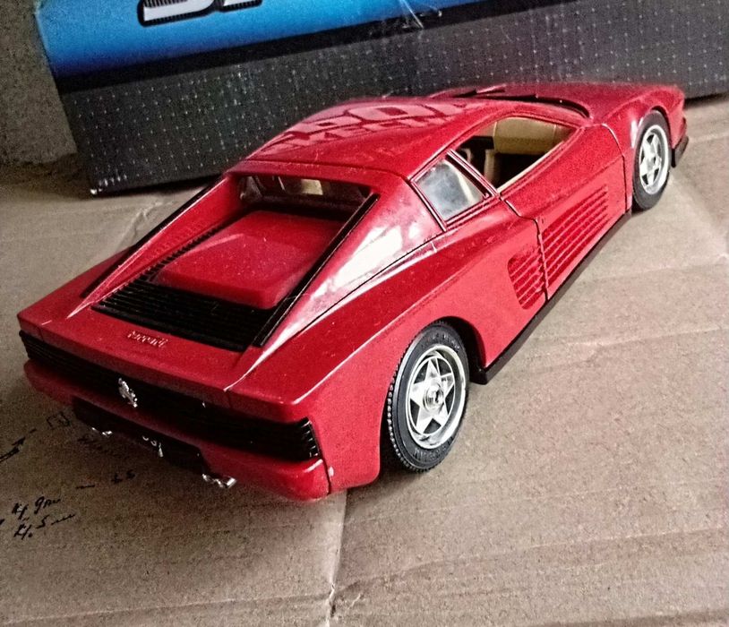 Ferrari Testarossa.