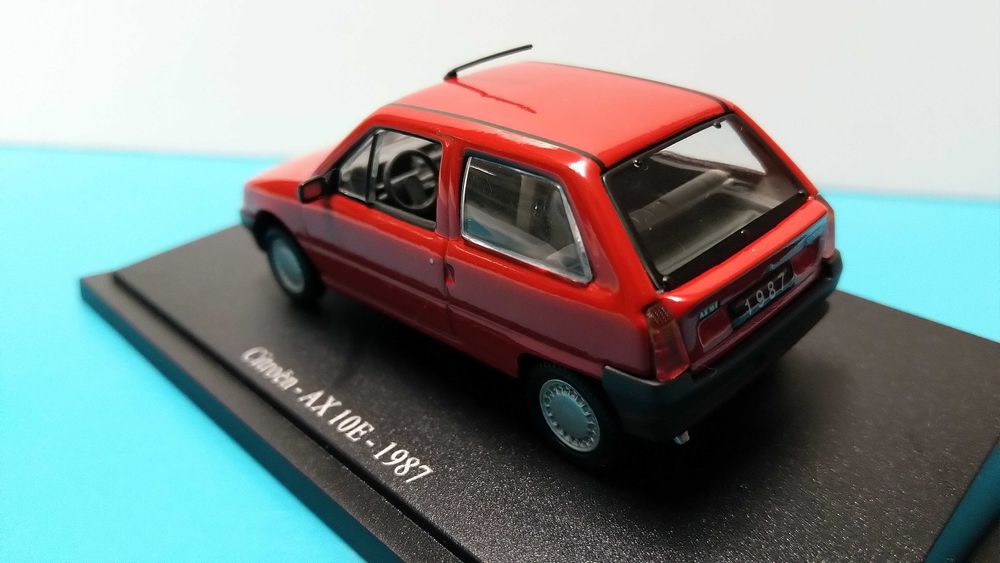 Citroen AX 1.0 E (1987) - Miniatura escala 1/43 da Universal Hobbies