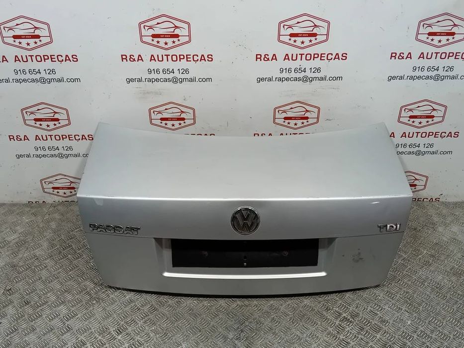 Tampa Porta Mala VW Passat B5 Sedan Original