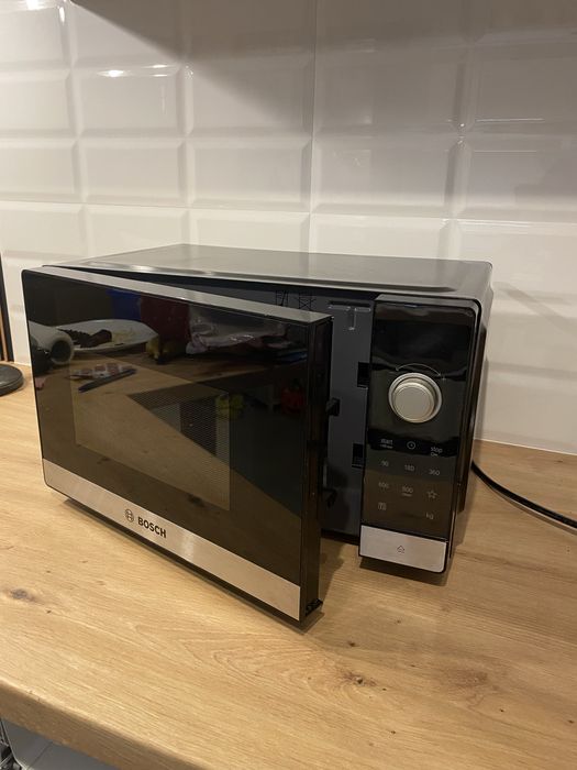 Kuchenka mikrofalowa Bosch FFL023MS2 20L 800W Czarno-srebrny