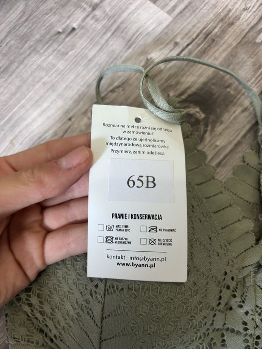 Nowy ozdobny top stanik 65B z metką szałwia