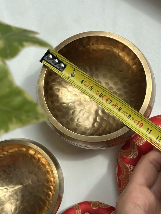 Zestaw 2 tybetańskich mis 9,8 cm i 8 cm śpiewających + akcesoria