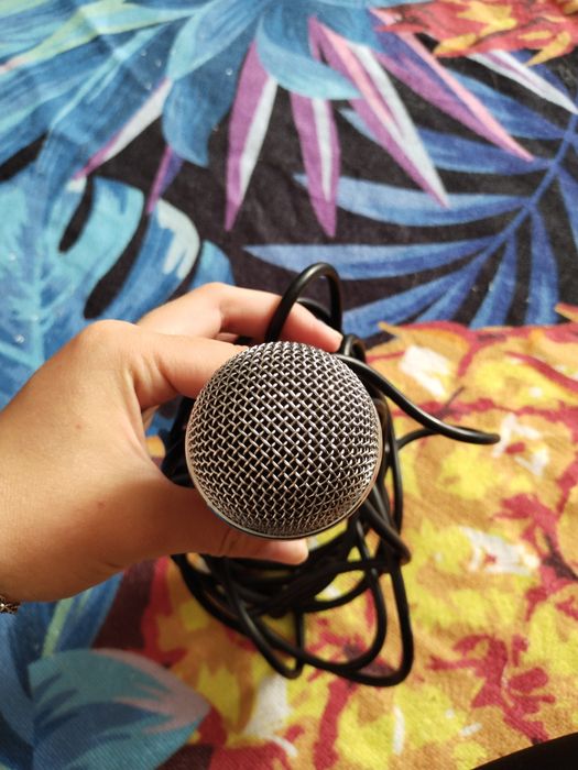 Микрофон LG для караоке