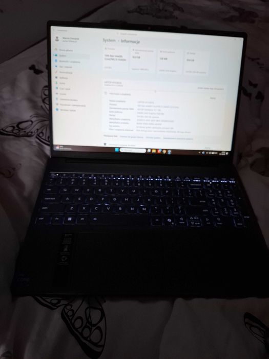 Lenovo IdeaPad Slim 3 15IRH10