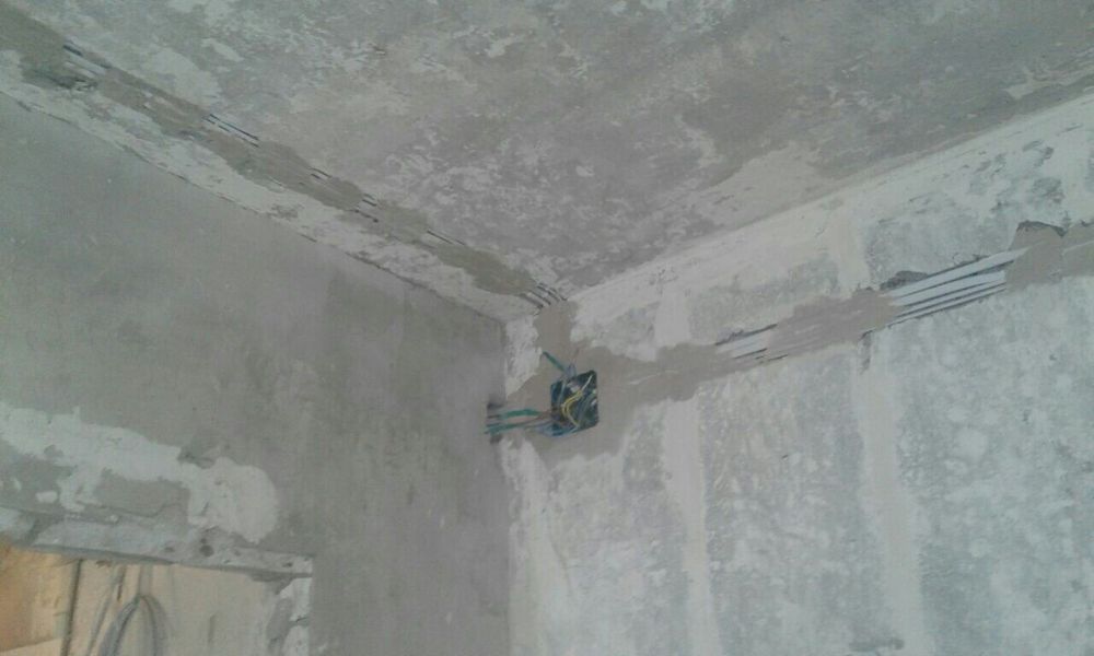 УСЛУГИ ЭЛЕКТРИКА! Замена (установка) розеток выключателей автоматов!