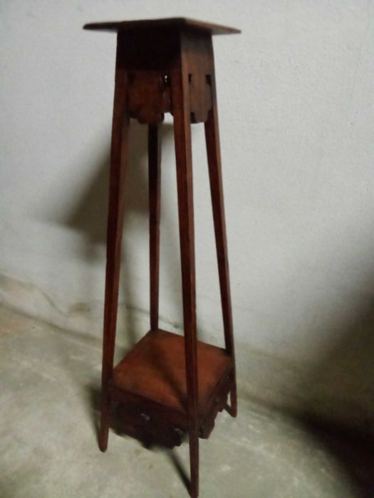 Floreira antiga restaurada.