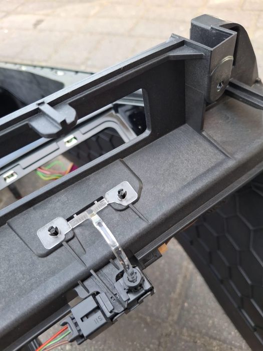 Tunel środkowy podłokietnik VW Golf VIII GTI GTD R-line