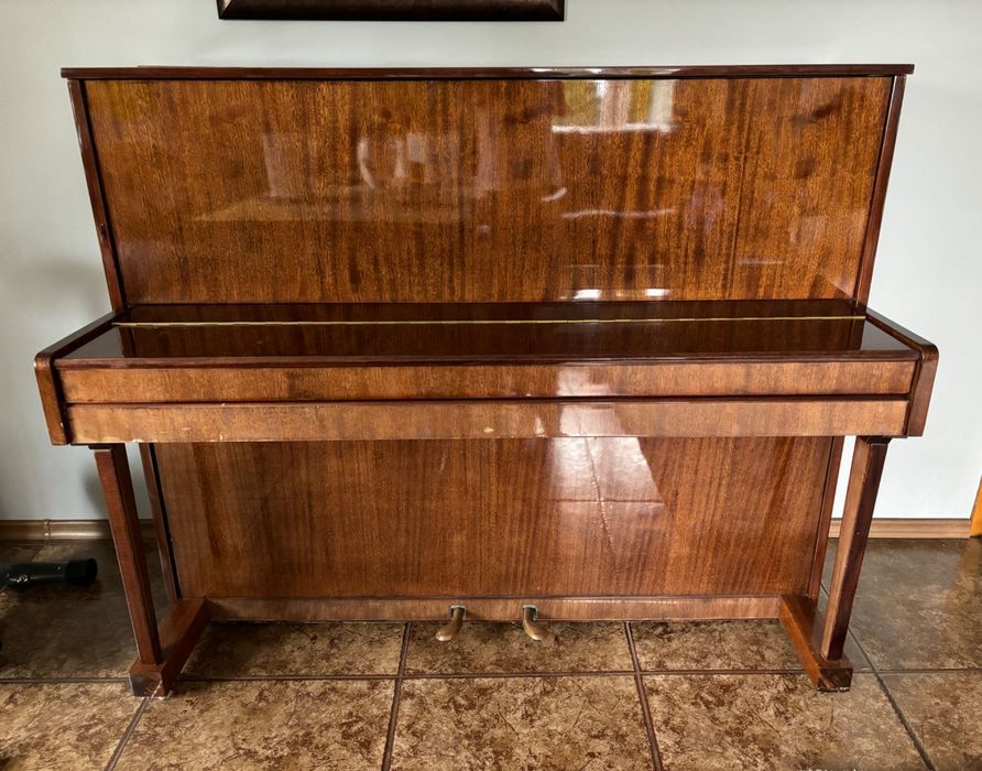 Pianino Smolensk z 1991 r. Bardzo dobry stan