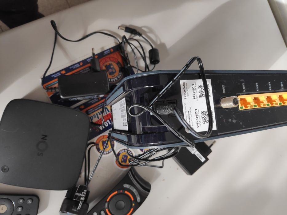 Router e box a funcionar