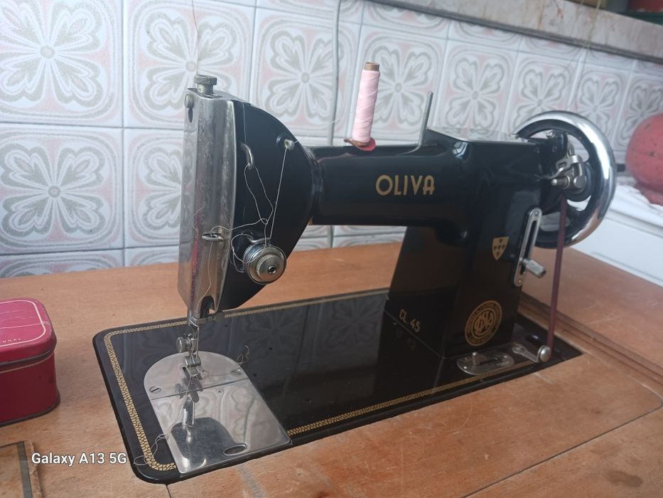Maquina de costura OLIVA