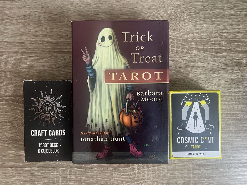 Розпродаж таро колод