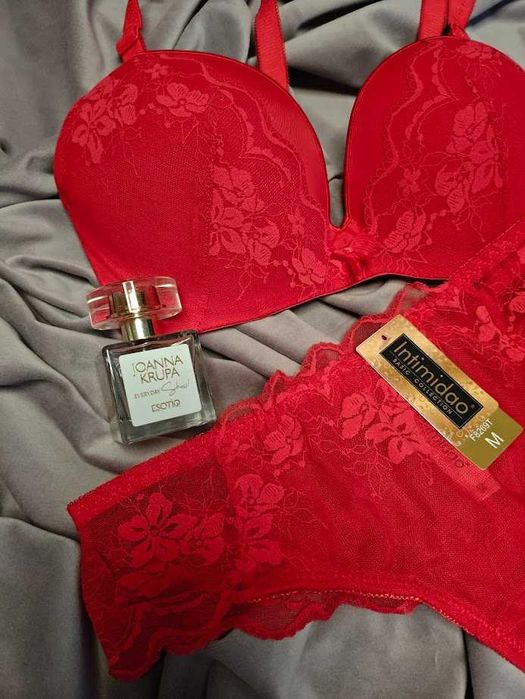 Komplet  bielizny Intimidao Biustonosz 75/80/85/90C i majtki M/L/XL