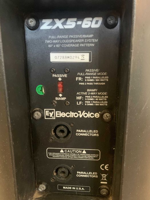 Electro Voice Colunas ZX5-60 em Boa Estado