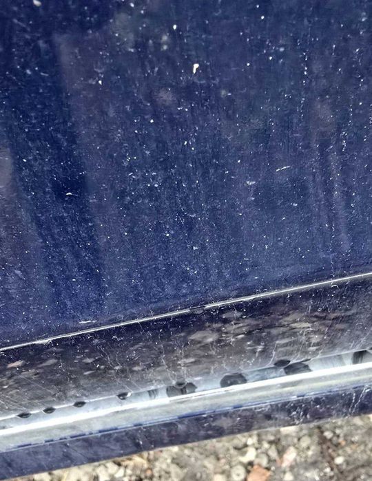 Продам Б.У Двері Model S 2017- 2019 праві синього кольору