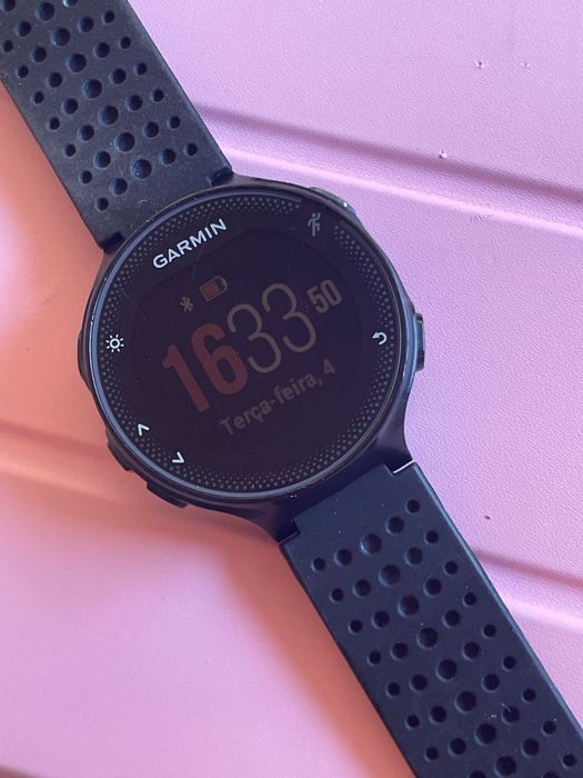 Garmin Forerunner® 235