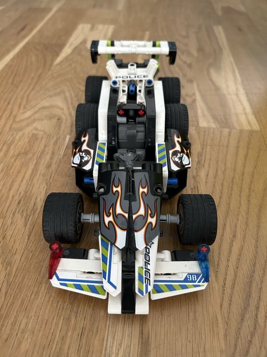 LEGO Technic 42046 i 42047, Policyjny interceptor i wyścigówka zbiegów