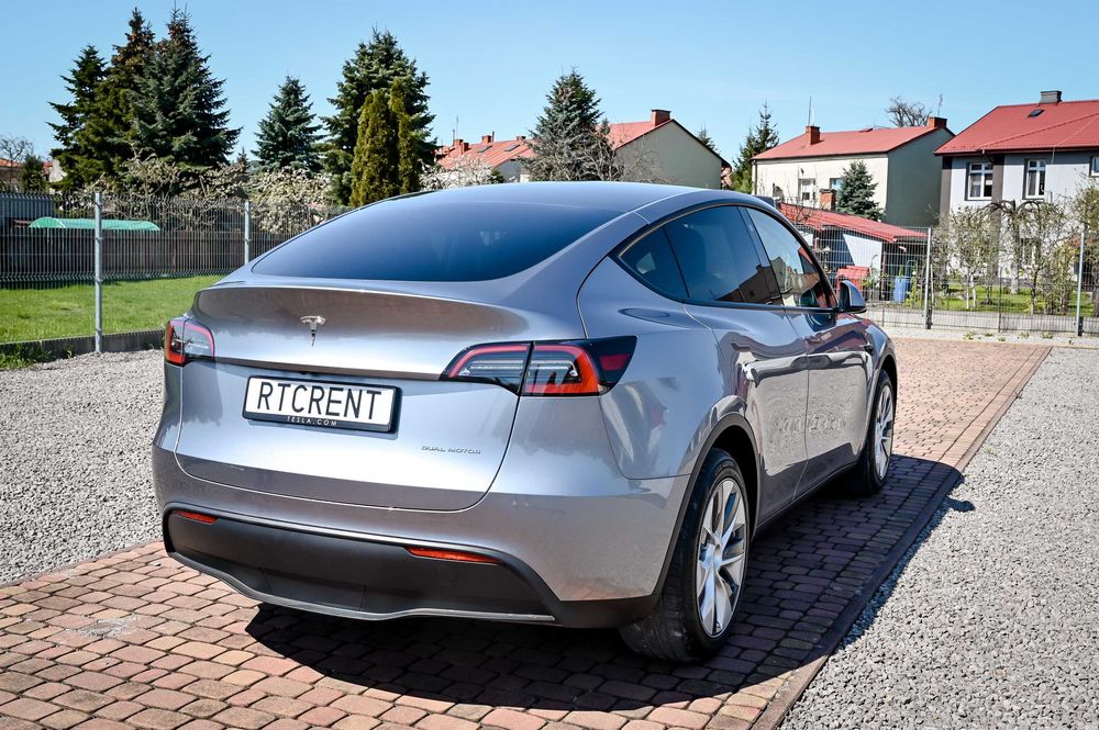 Wynajem krótko / długoterminowy Tesla Y Long Range quicksilver