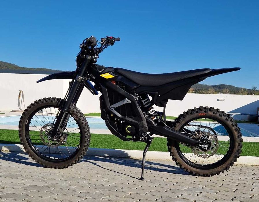 Surron Ultra Bee 2025, versão homologada (Estado irrepreensível, como nova)