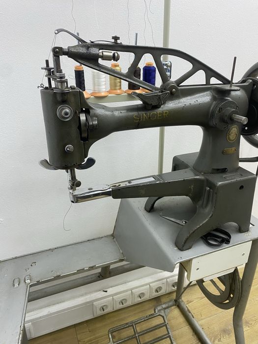 Maquina de coser Singer de braco