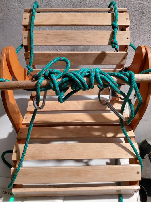 Huśtawka drewniana dla dziecka