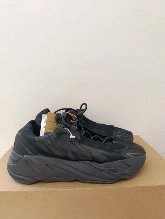 Adidas MNVN rozmiar 41 1/3