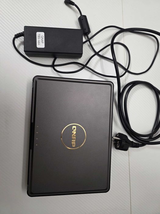 QNAP TBS-464 – NAS 4x M.2 NVMe, 8 GB RAM, 2x 2,5GbE, HDMI 4K