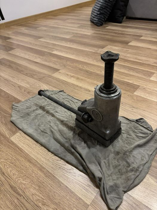 Podnośnik Stan bardzo dobry