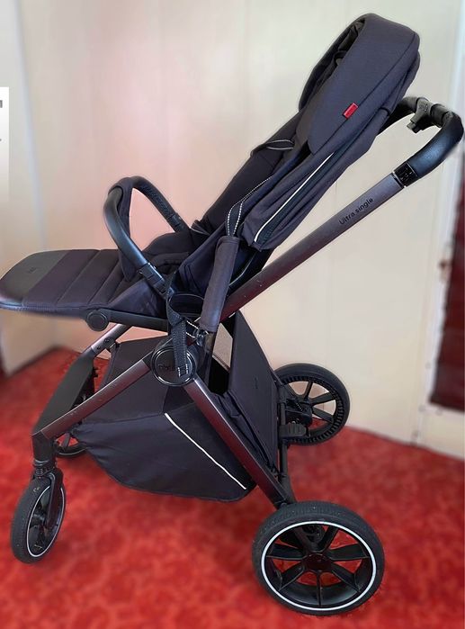 Продам прогулянкову коляску carrello ultra
