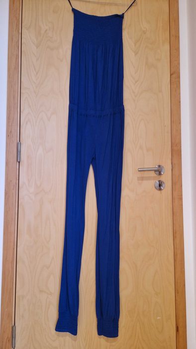 Macacão azul, marca Bershka, tamanho S, novo
