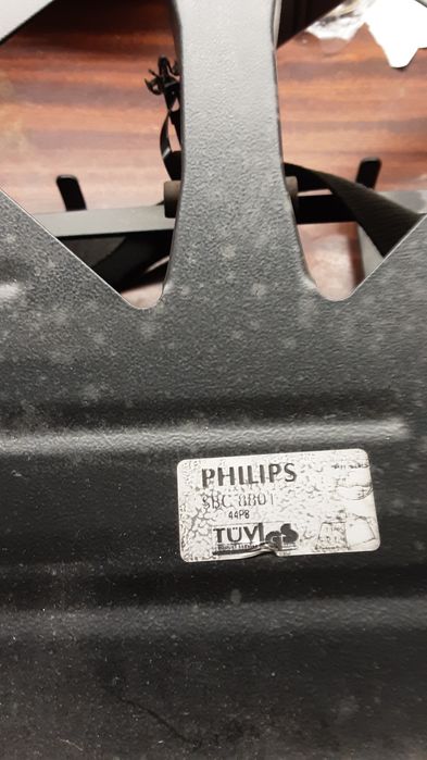 Suporte para televisão com correias dá  também para vídeo