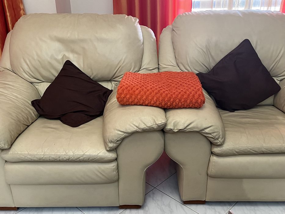 Sofá em pele genuína