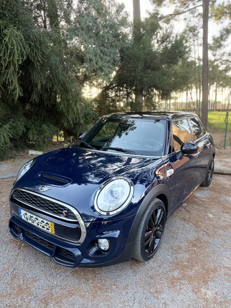 MINI 5 Portas Cooper SD Auto Desportiva