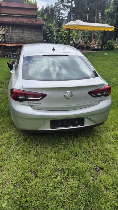 Opel Insignia kombi sedan