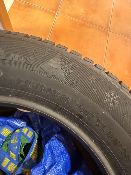 Pneu Aptany 215/60/16 Novo