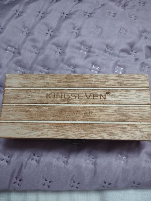 Óculos de sol da marca Kingseven,