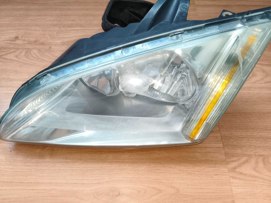 Conjunto Faróis / Ópticas Ford Focus Mk2 (Frente e Trás)