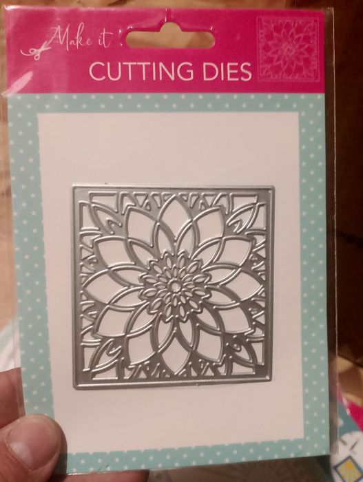 Wykrojniki do papieru embossing